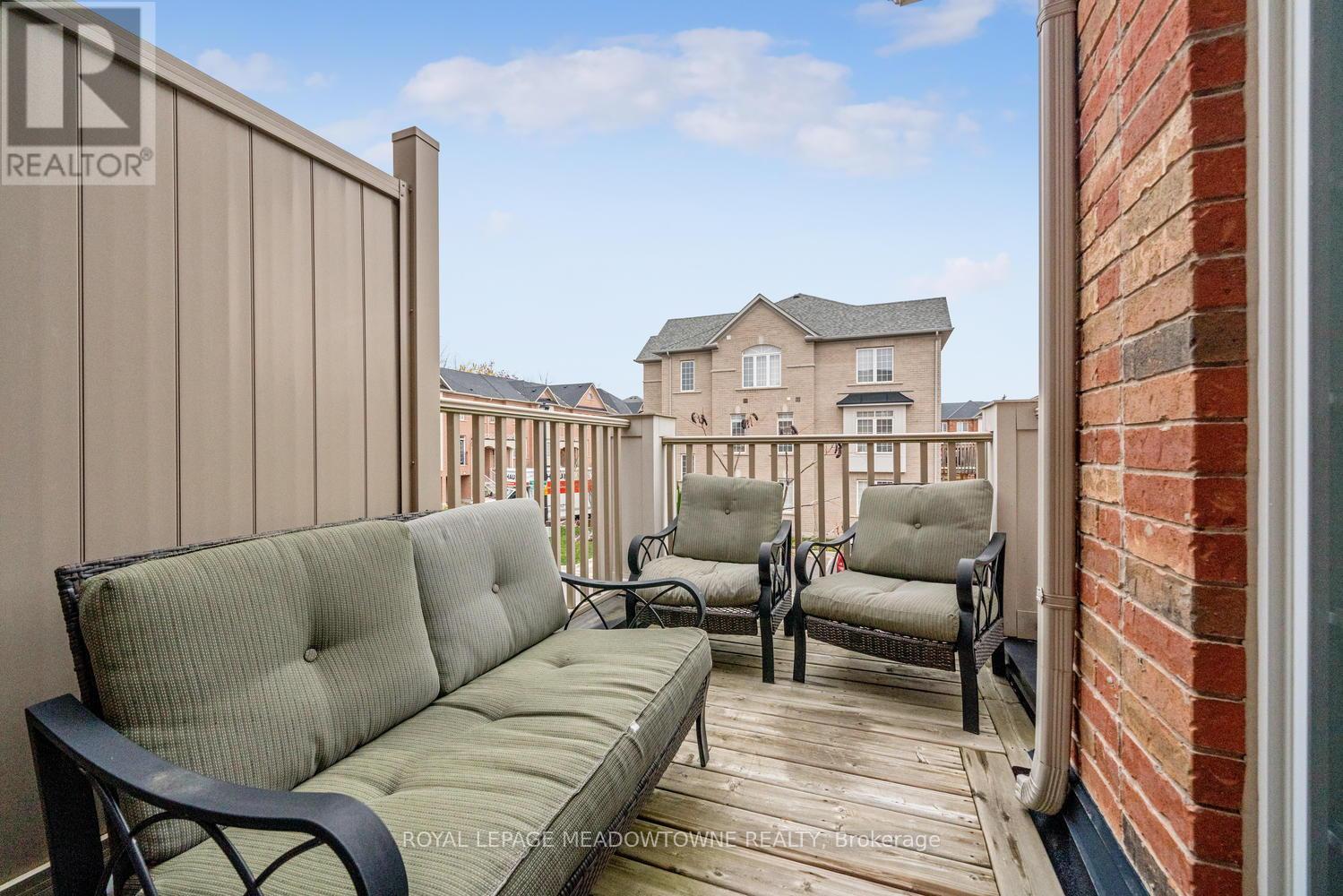 6 Tiffany Lane, Halton Hills (Georgetown), Ontario  L7G 0G8 - Photo 13 - W12865556