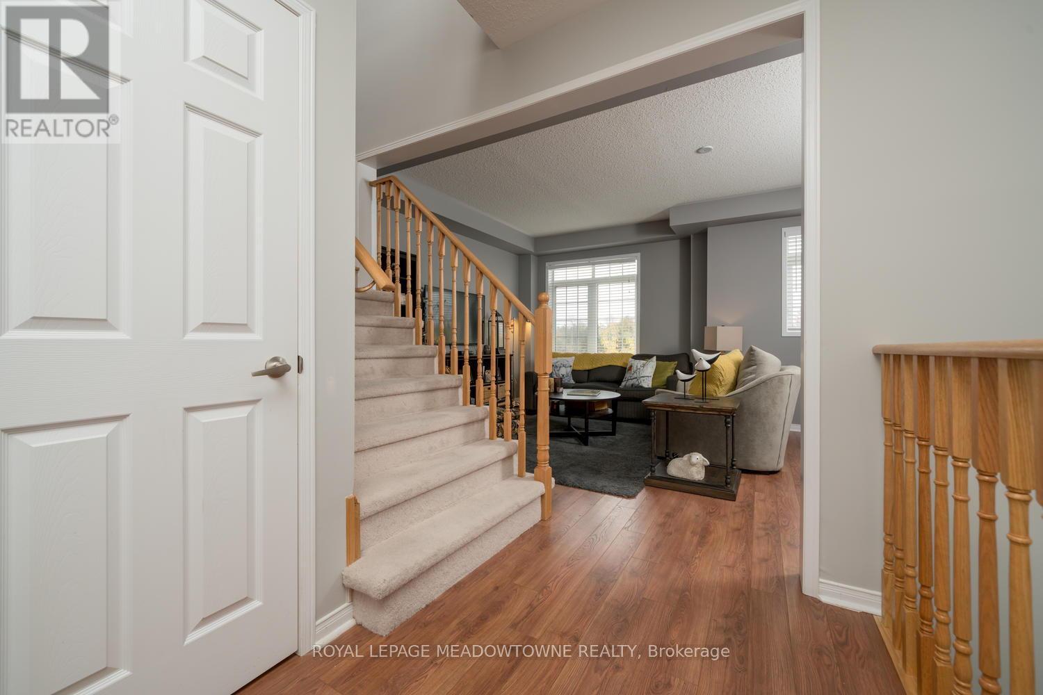 6 Tiffany Lane, Halton Hills (Georgetown), Ontario  L7G 0G8 - Photo 15 - W12865556