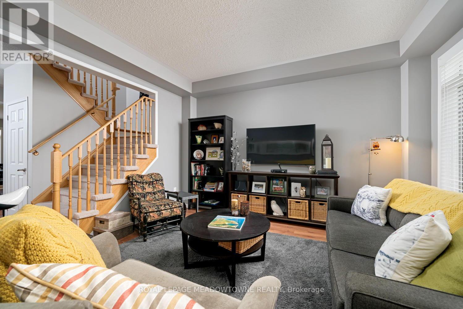 6 Tiffany Lane, Halton Hills (Georgetown), Ontario  L7G 0G8 - Photo 17 - W12865556