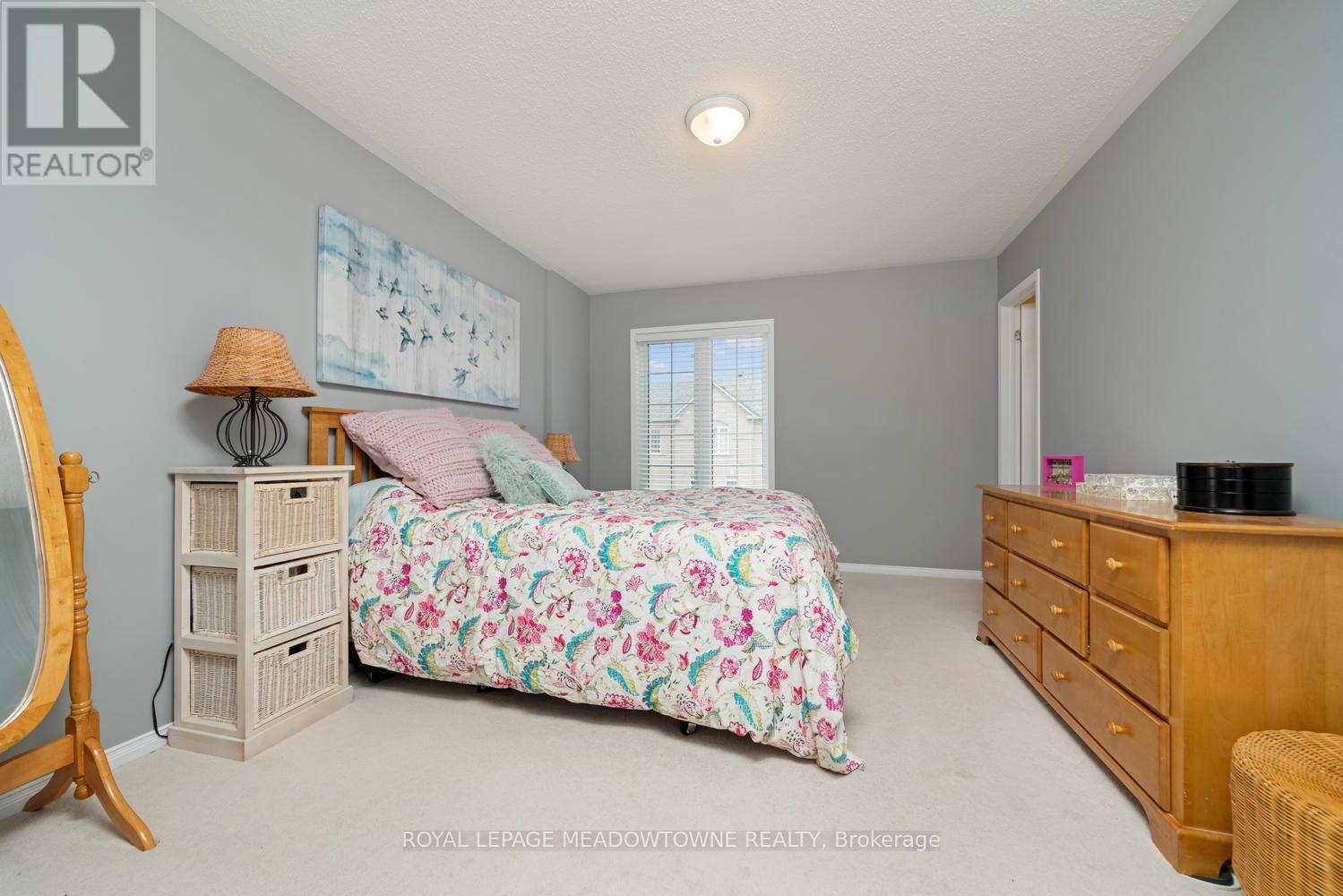 6 Tiffany Lane, Halton Hills (Georgetown), Ontario  L7G 0G8 - Photo 18 - W12865556