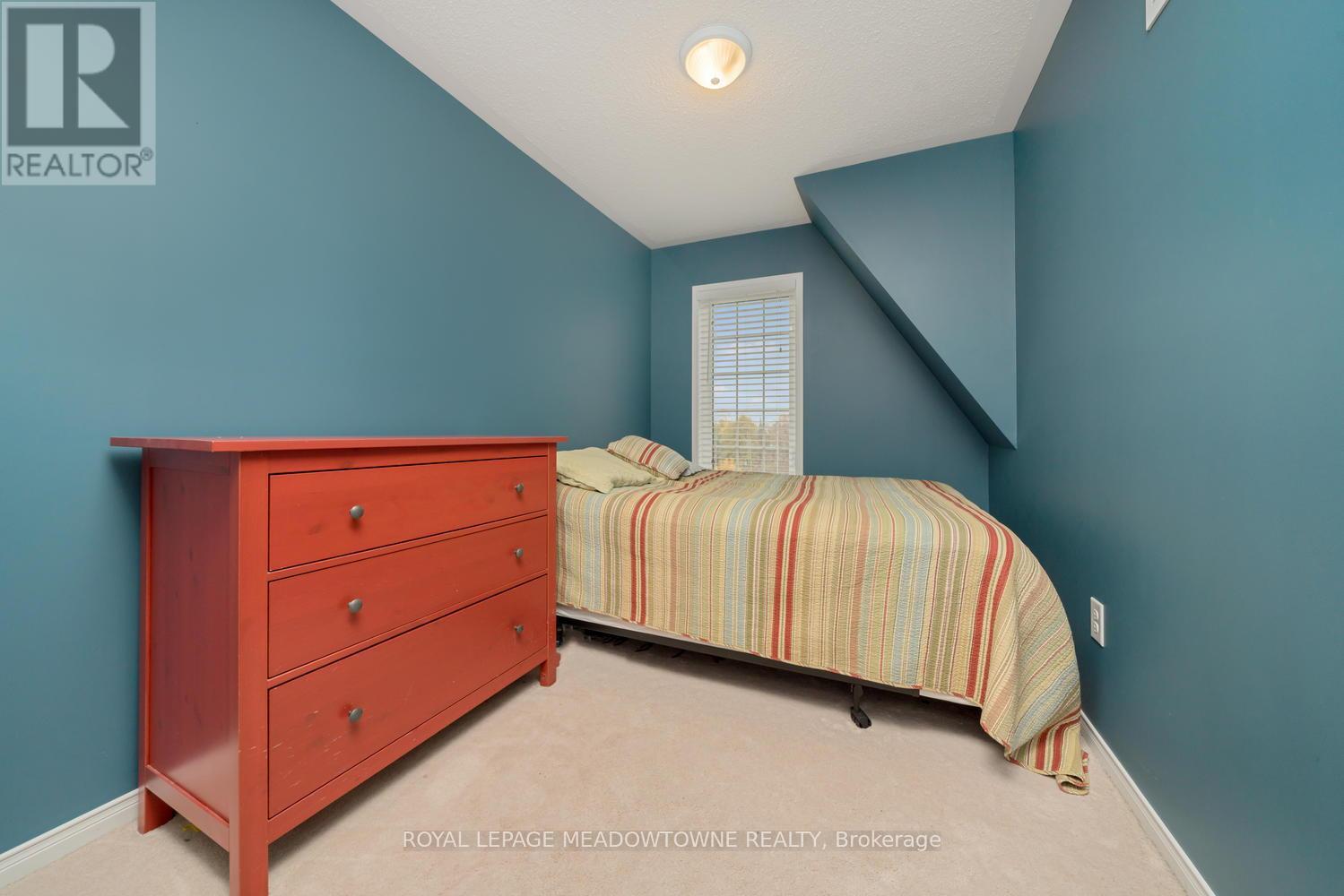 6 Tiffany Lane, Halton Hills (Georgetown), Ontario  L7G 0G8 - Photo 20 - W12865556