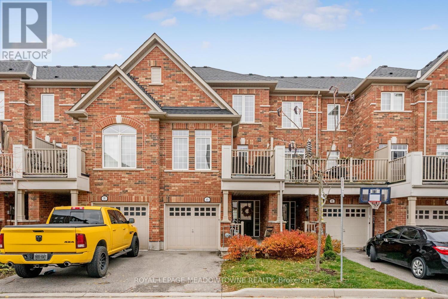 6 Tiffany Lane, Halton Hills (Georgetown), Ontario  L7G 0G8 - Photo 3 - W12865556