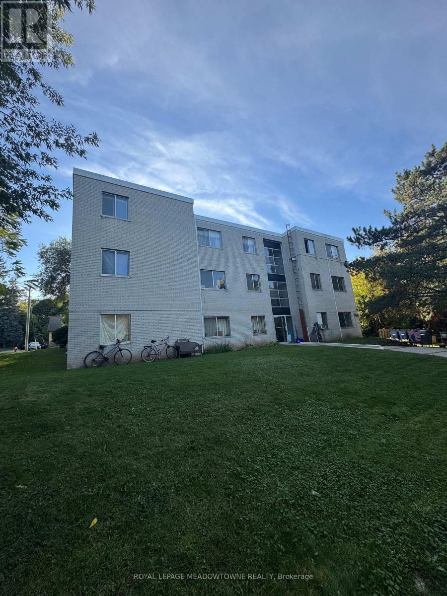 2a - 8 Cherry Street, Halton Hills (Georgetown), Ontario  L7G 3J8 - Photo 4 - W12865566