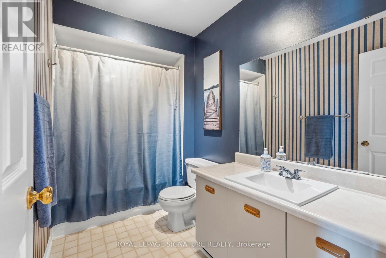 18 Webster Way, Halton Hills (Georgetown), Ontario  L7G 5J7 - Photo 33 - W12870858