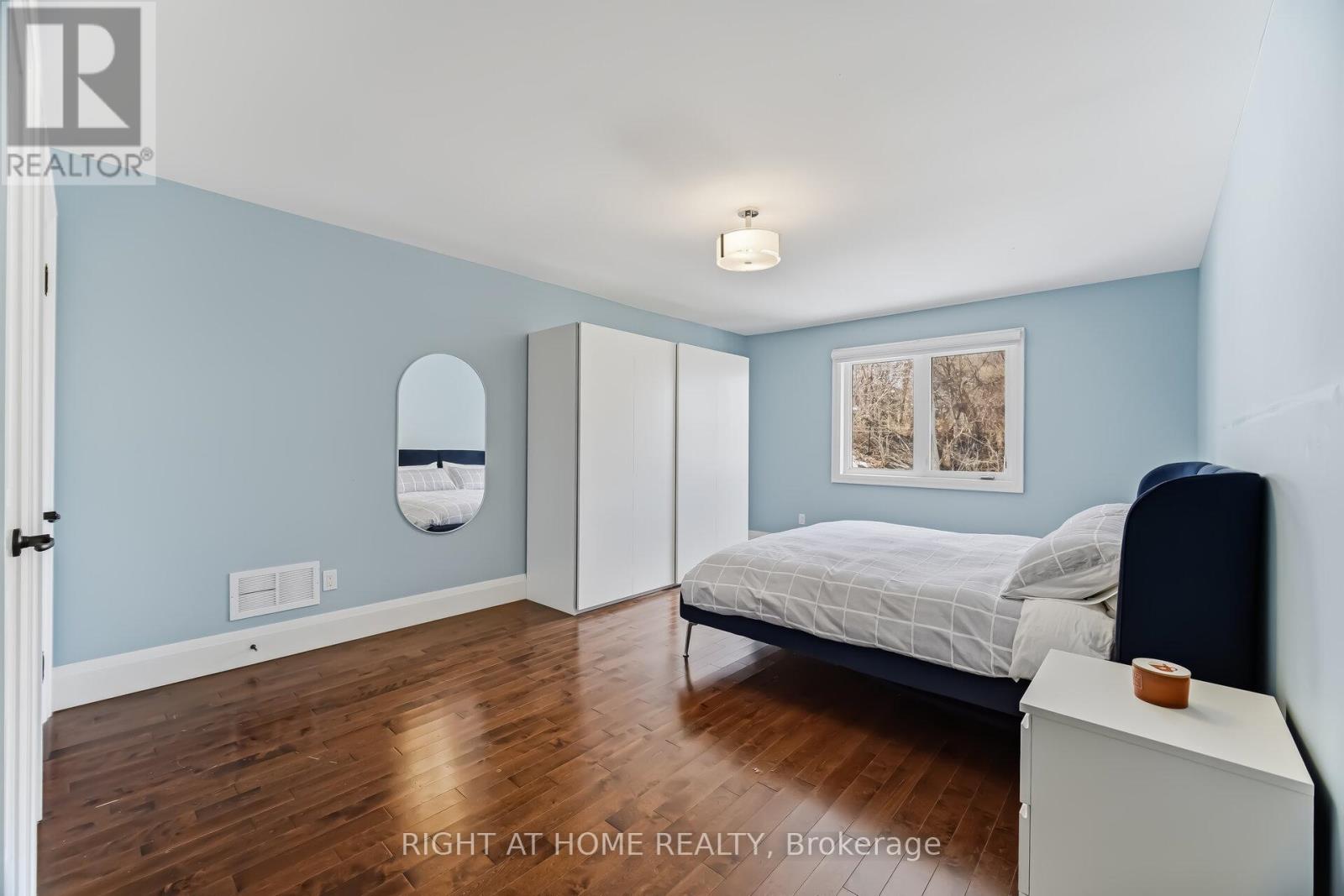 51d John Street, Halton Hills (Georgetown), Ontario  L7G 2J9 - Photo 19 - W12871226