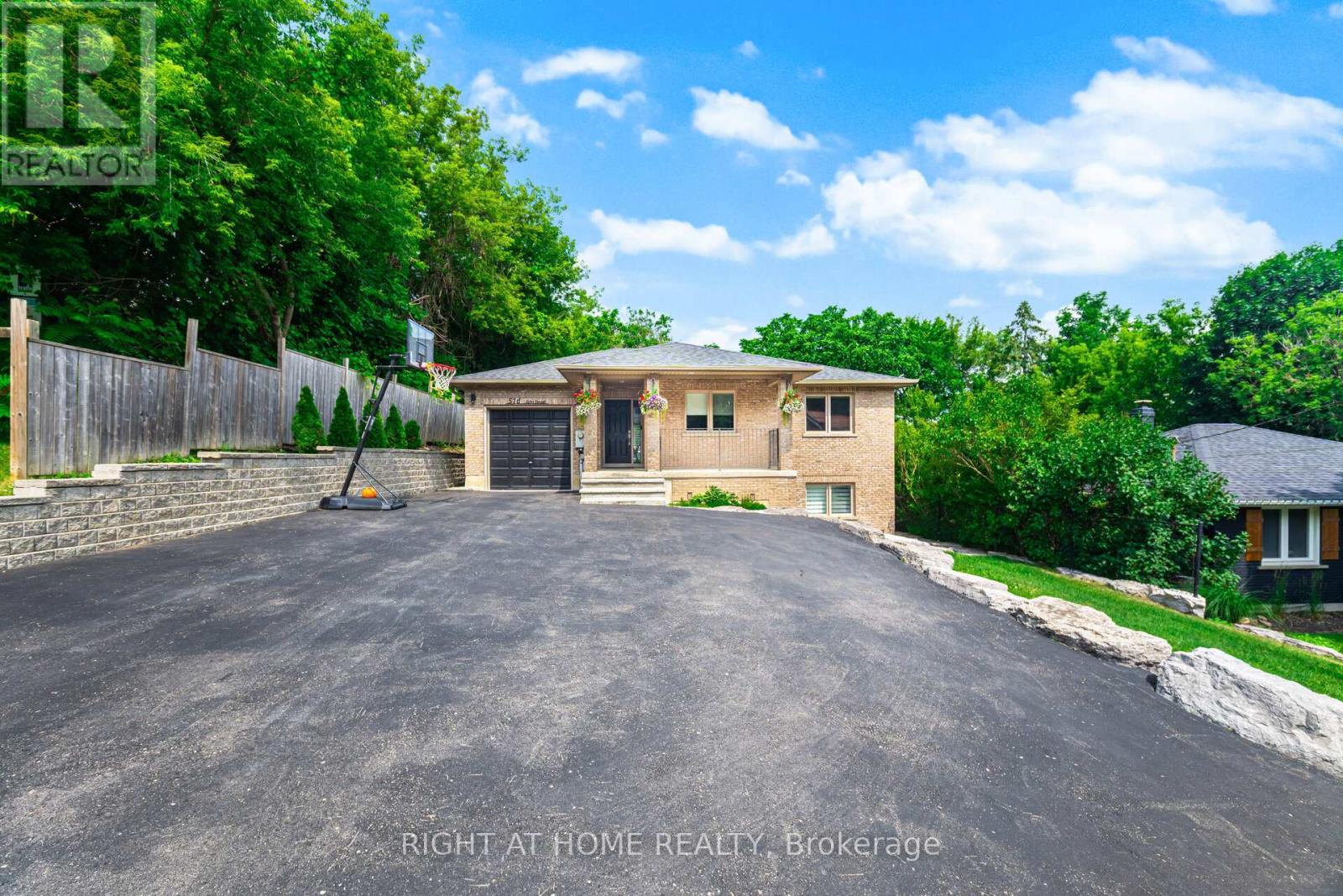 51d John Street, Halton Hills (Georgetown), Ontario  L7G 2J9 - Photo 2 - W12871226