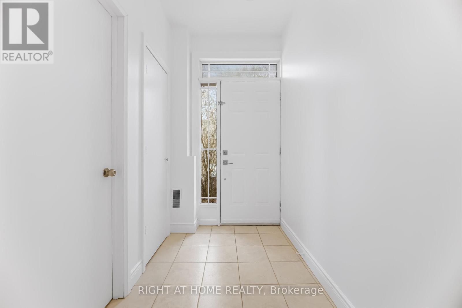 51d John Street, Halton Hills (Georgetown), Ontario  L7G 2J9 - Photo 34 - W12871226