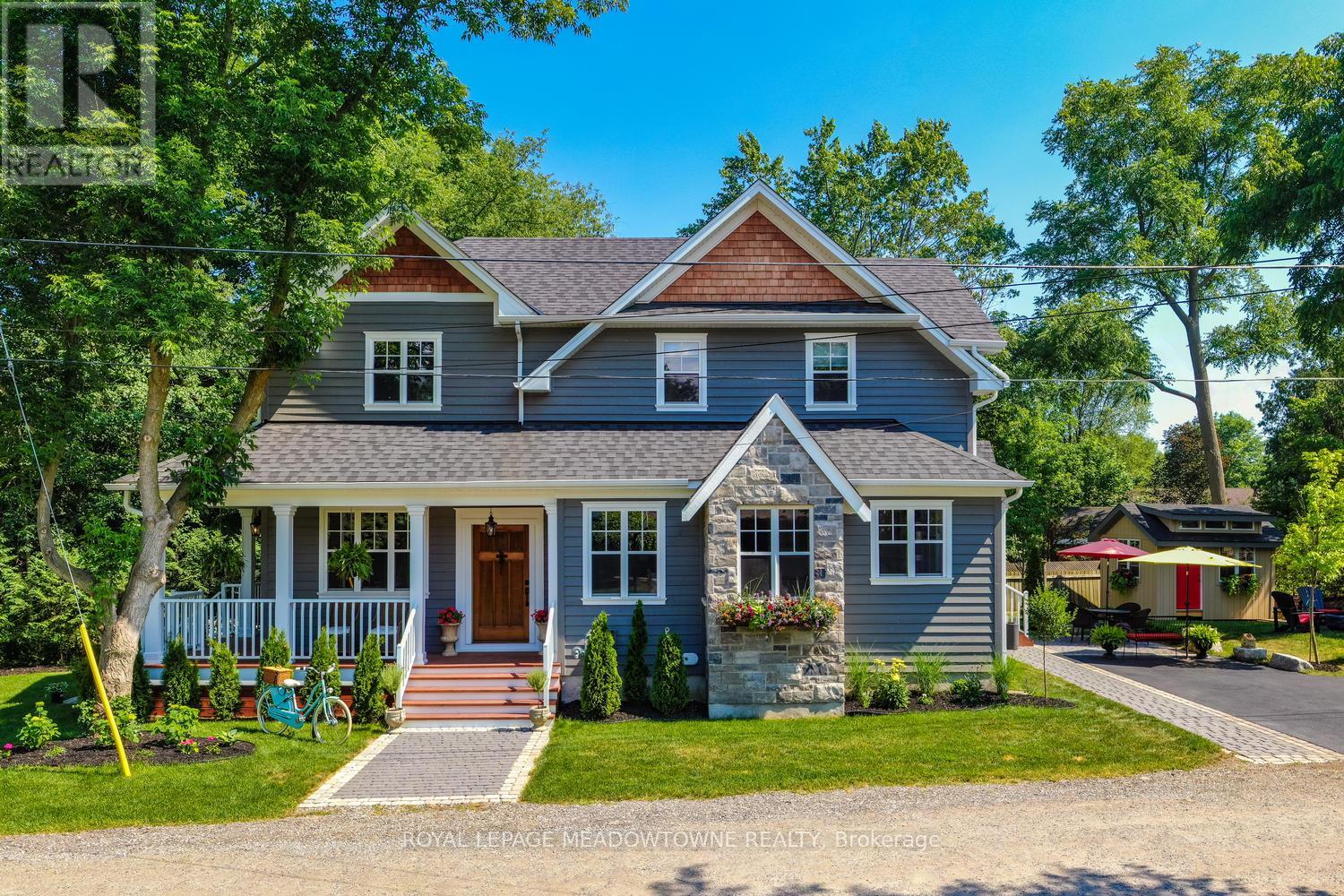 2 Bennett Place, Halton Hills (Glen Williams), Ontario  L7G 2X7 - Photo 1 - W12871350