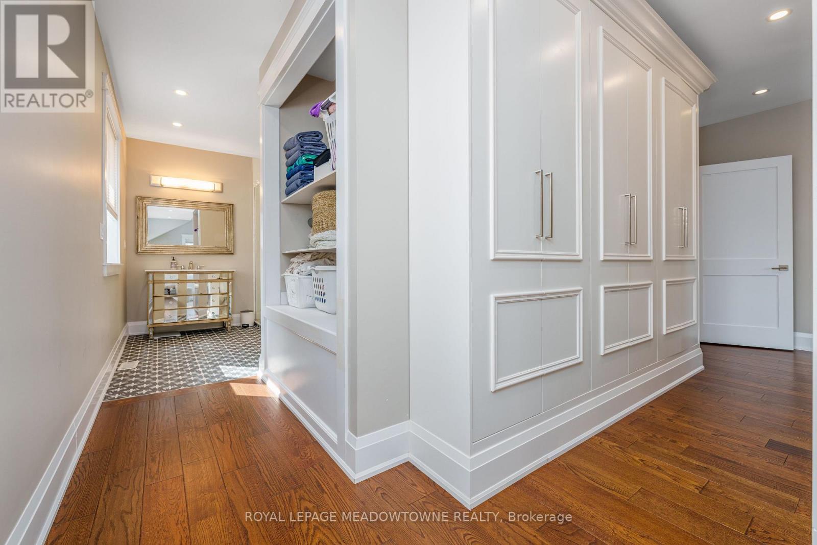 2 Bennett Place, Halton Hills (Glen Williams), Ontario  L7G 2X7 - Photo 11 - W12871350