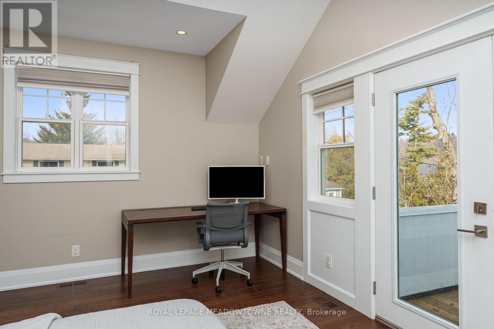 2 Bennett Place, Halton Hills (Glen Williams), Ontario  L7G 2X7 - Photo 12 - W12871350