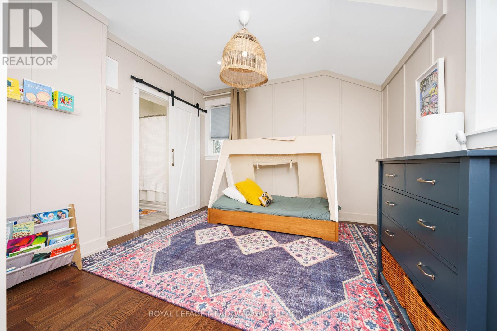 2 Bennett Place, Halton Hills (Glen Williams), Ontario  L7G 2X7 - Photo 17 - W12871350