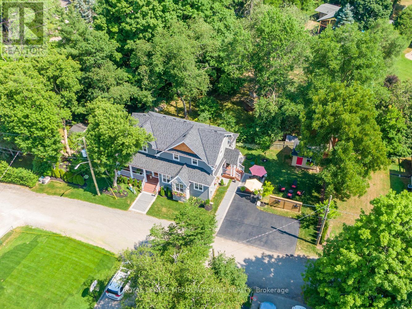 2 Bennett Place, Halton Hills (Glen Williams), Ontario  L7G 2X7 - Photo 22 - W12871350