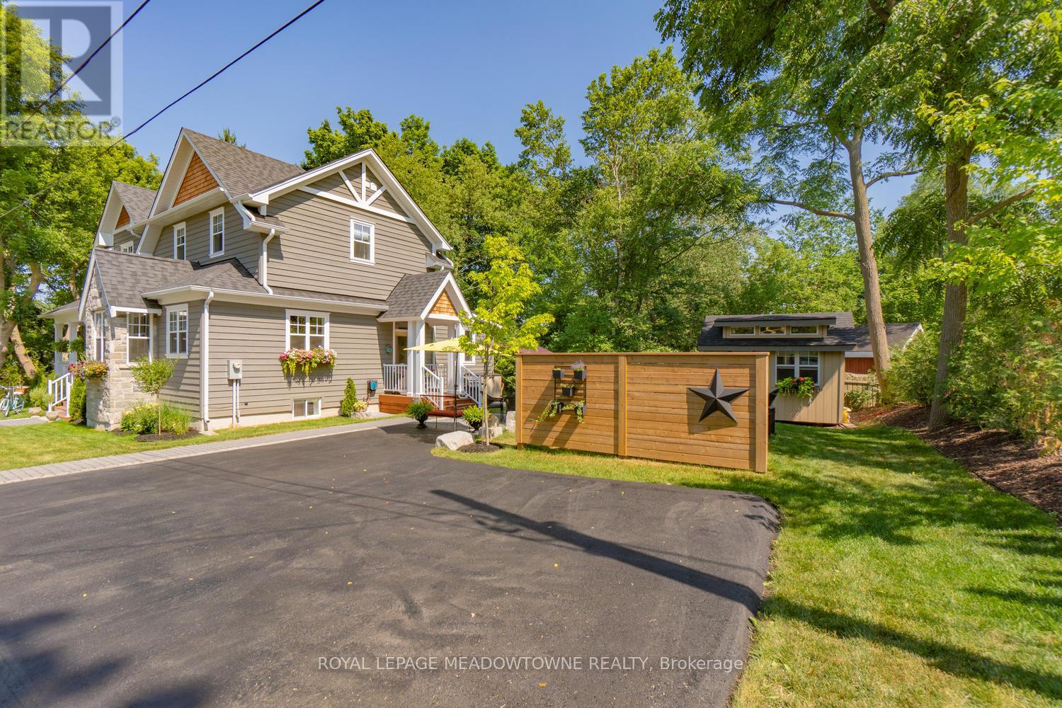 2 Bennett Place, Halton Hills (Glen Williams), Ontario  L7G 2X7 - Photo 23 - W12871350