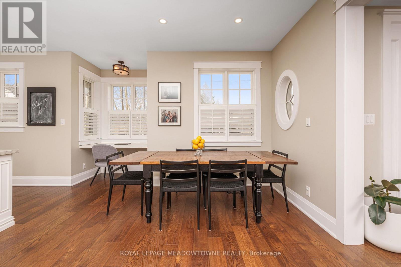 2 Bennett Place, Halton Hills (Glen Williams), Ontario  L7G 2X7 - Photo 6 - W12871350