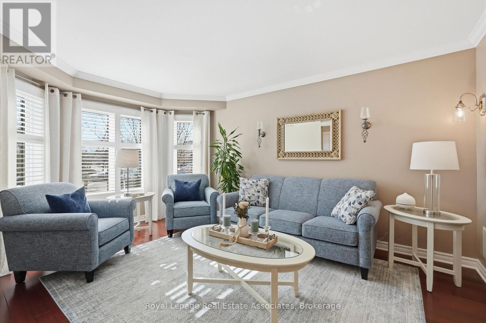 48 Chester Crescent, Halton Hills (Georgetown), Ontario  L7G 5W5 - Photo 7 - W12871756