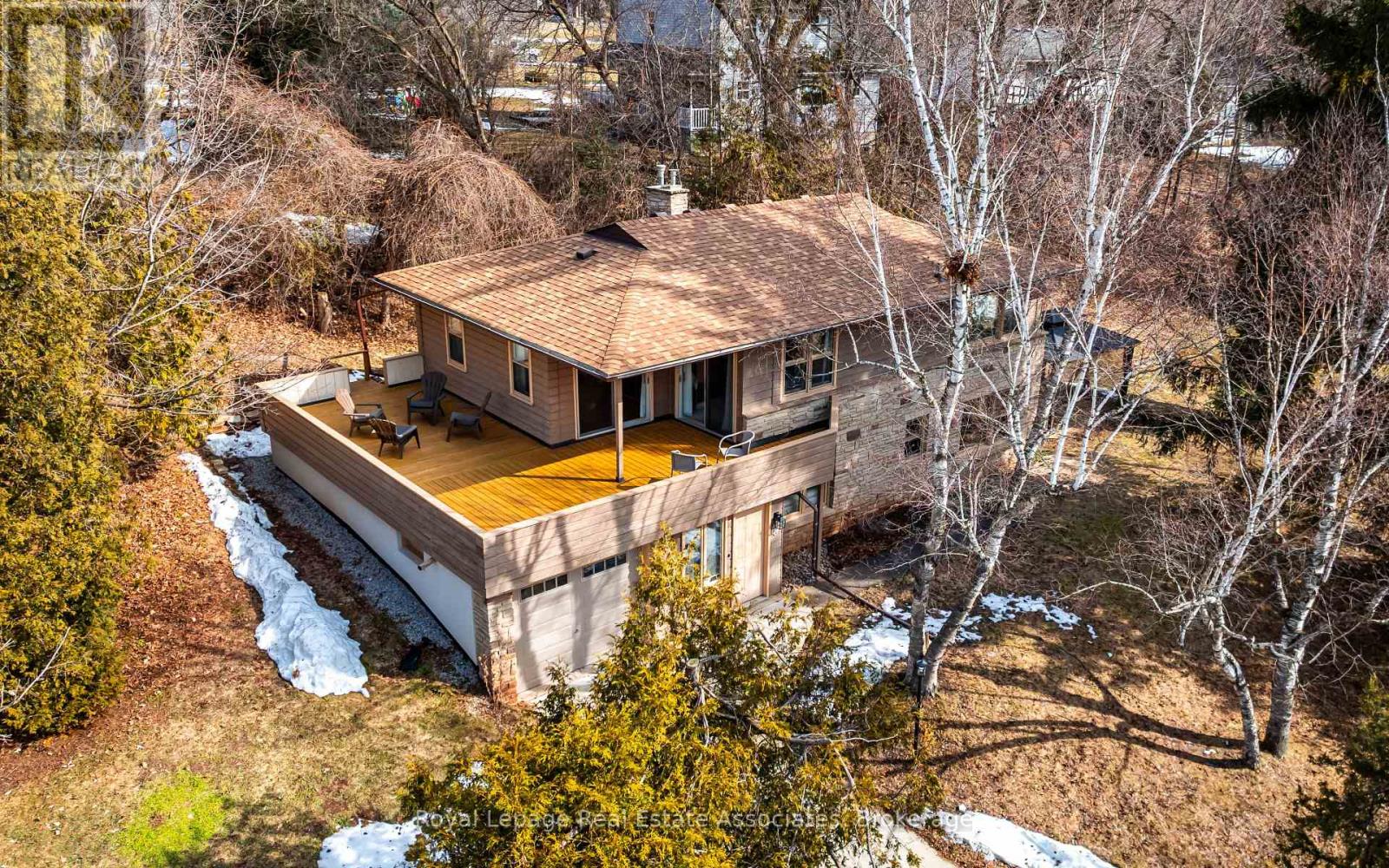 8 Ann Street, Halton Hills (Georgetown), Ontario  L7G 2V2 - Photo 1 - W12871886