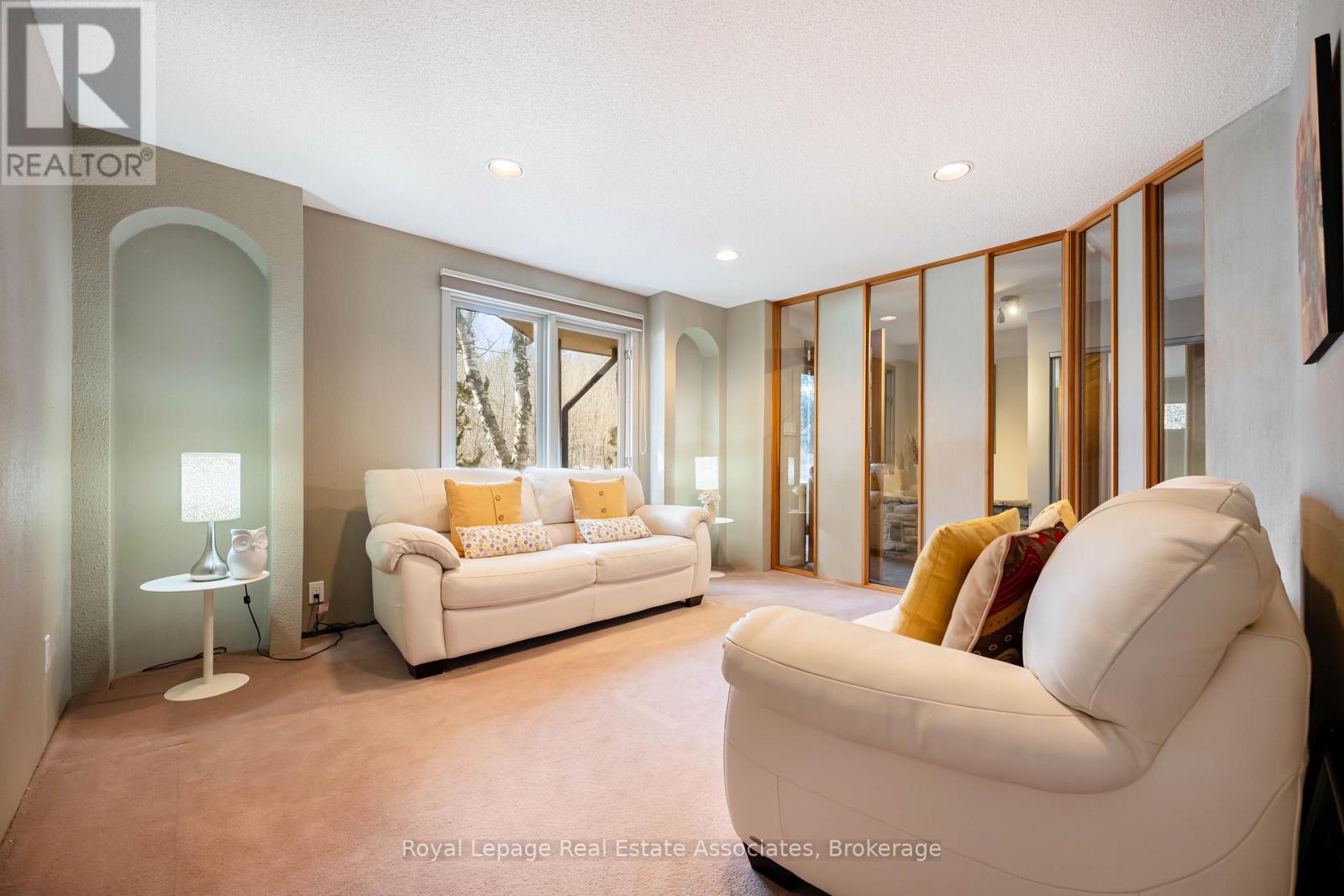 8 Ann Street, Halton Hills (Georgetown), Ontario  L7G 2V2 - Photo 10 - W12871886