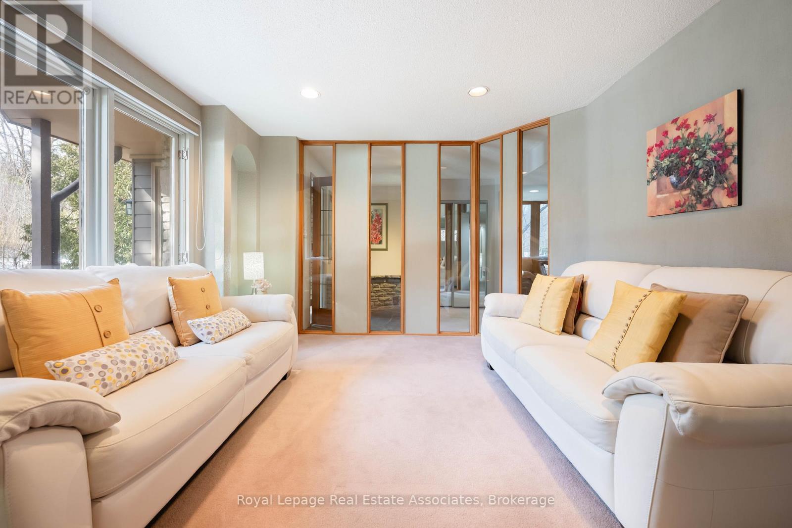 8 Ann Street, Halton Hills (Georgetown), Ontario  L7G 2V2 - Photo 11 - W12871886