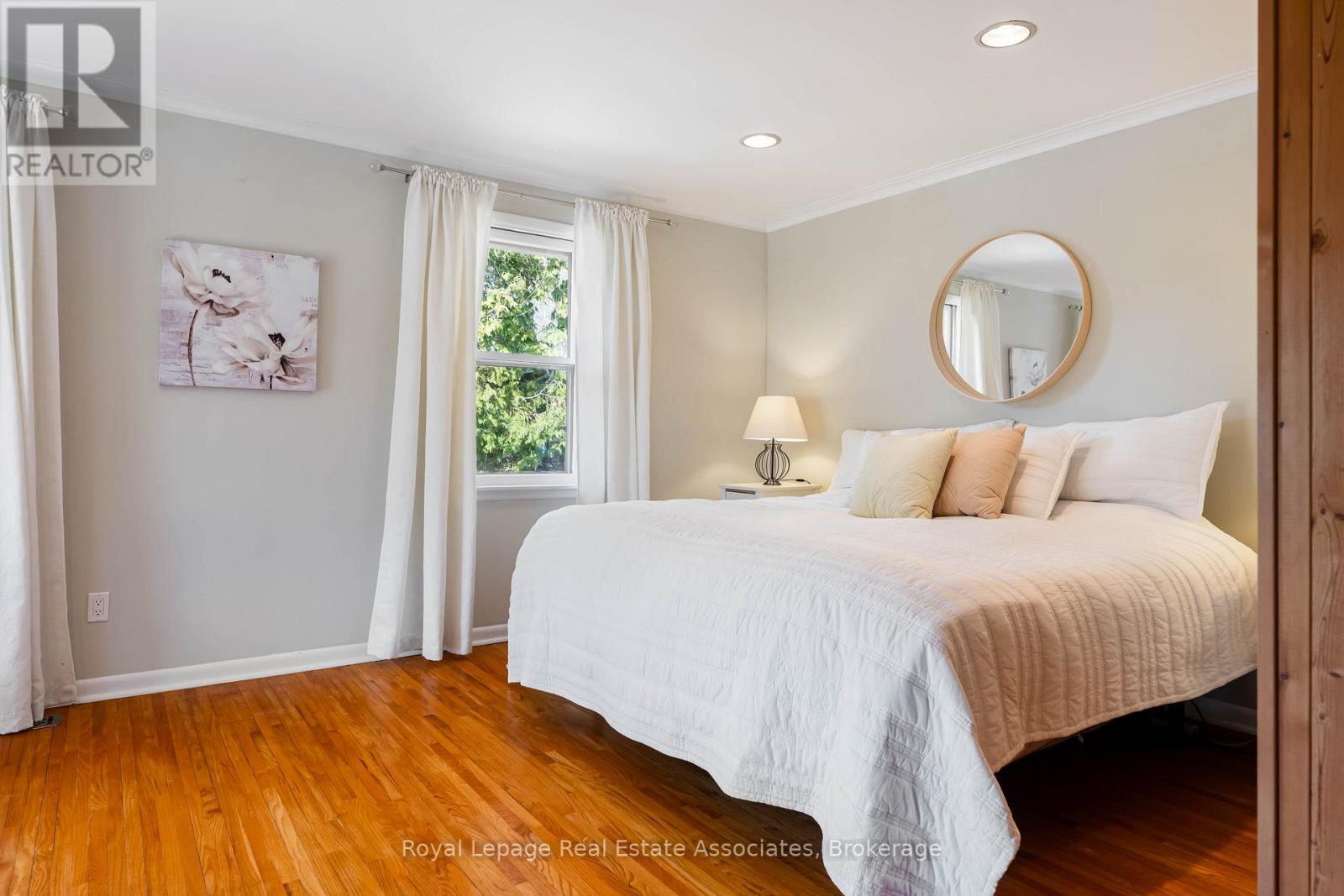 8 Ann Street, Halton Hills (Georgetown), Ontario  L7G 2V2 - Photo 15 - W12871886