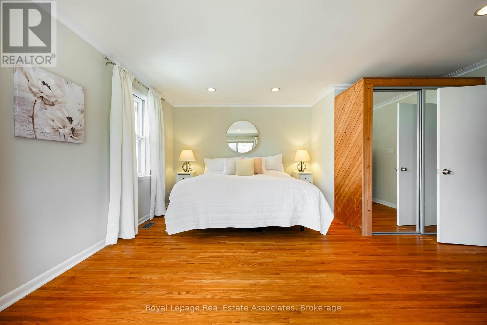 8 Ann Street, Halton Hills (Georgetown), Ontario  L7G 2V2 - Photo 16 - W12871886