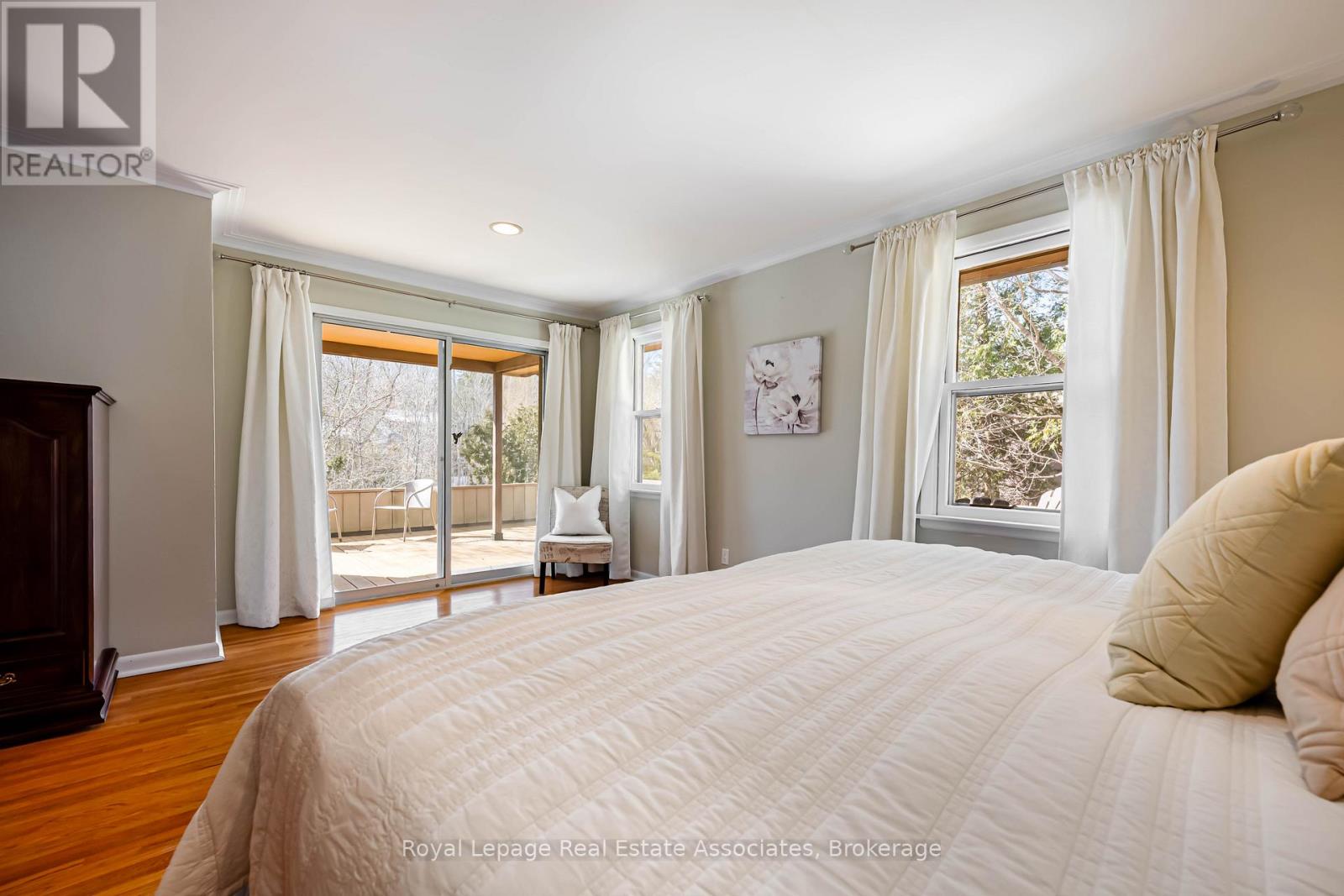 8 Ann Street, Halton Hills (Georgetown), Ontario  L7G 2V2 - Photo 17 - W12871886