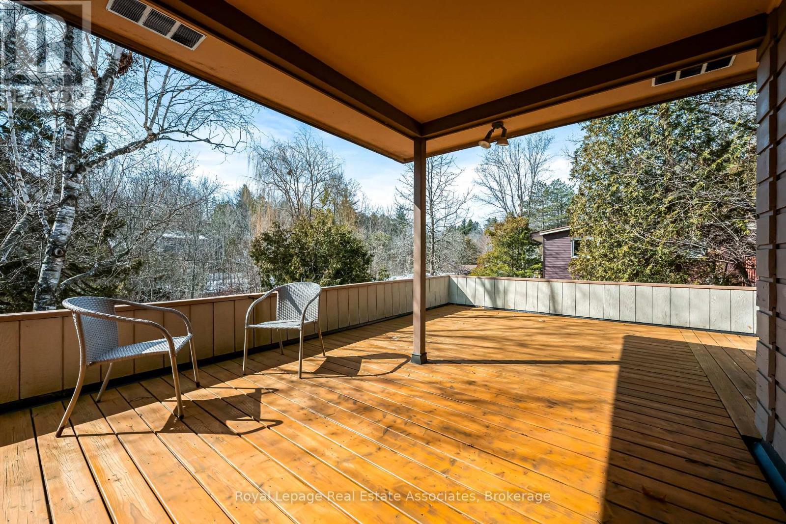 8 Ann Street, Halton Hills (Georgetown), Ontario  L7G 2V2 - Photo 18 - W12871886