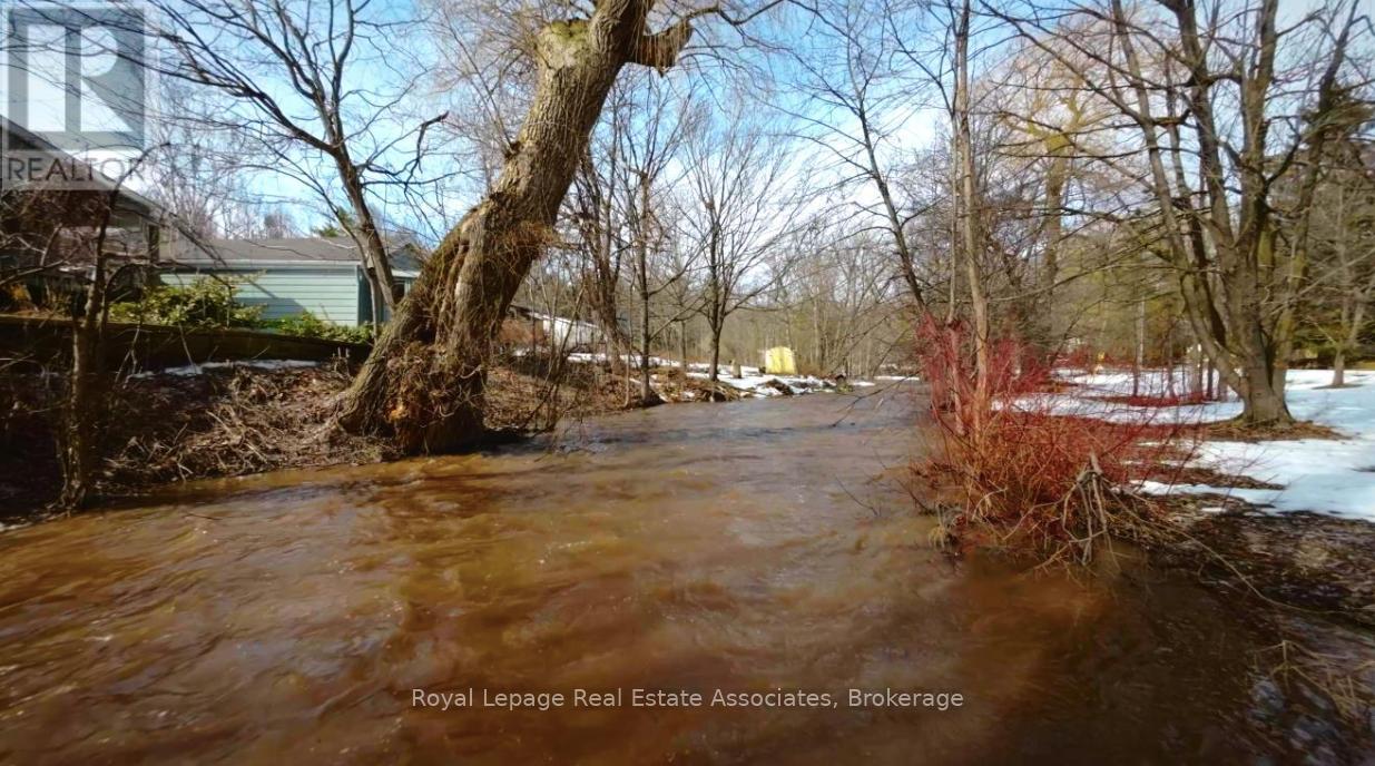 8 Ann Street, Halton Hills (Georgetown), Ontario  L7G 2V2 - Photo 2 - W12871886