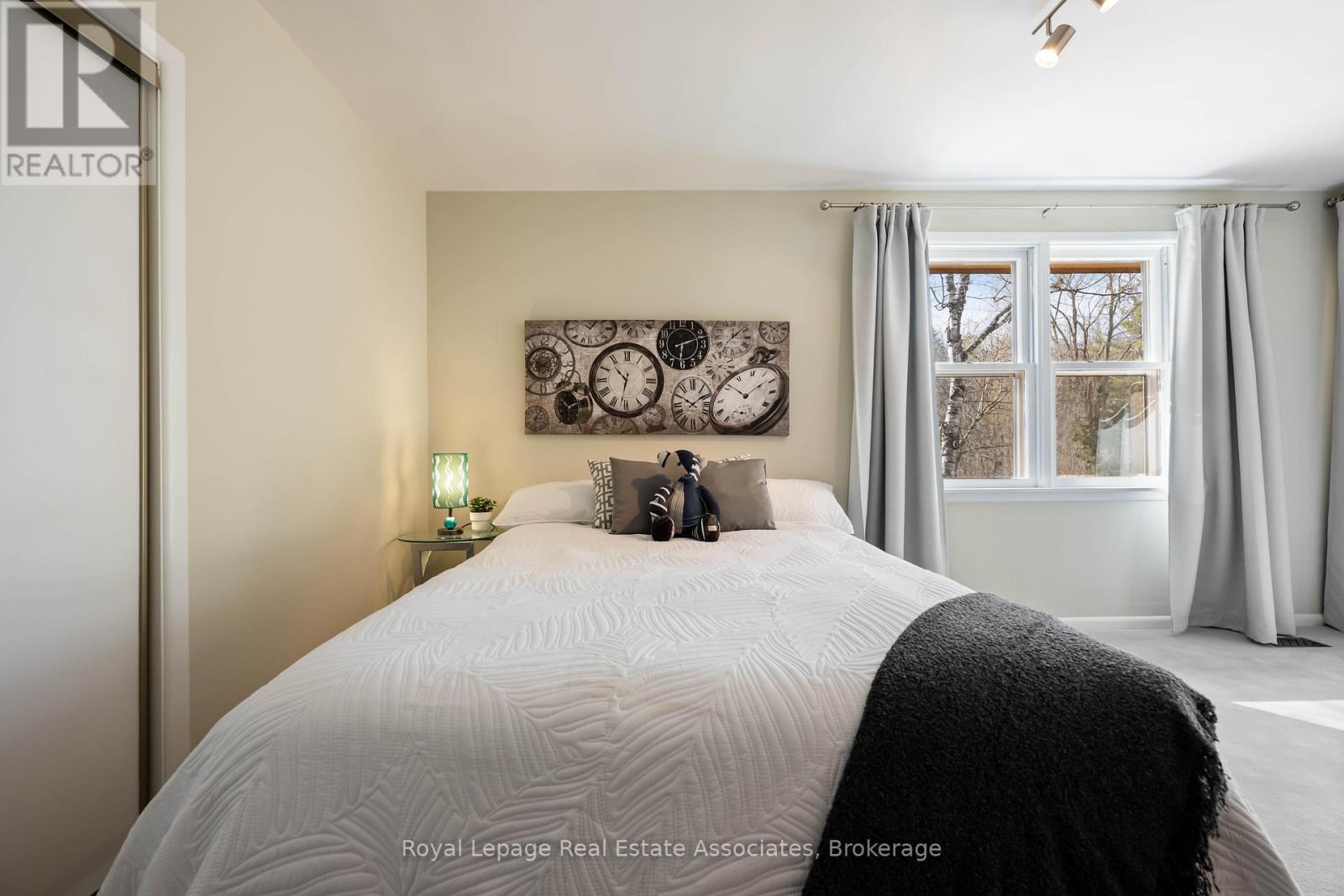 8 Ann Street, Halton Hills (Georgetown), Ontario  L7G 2V2 - Photo 23 - W12871886