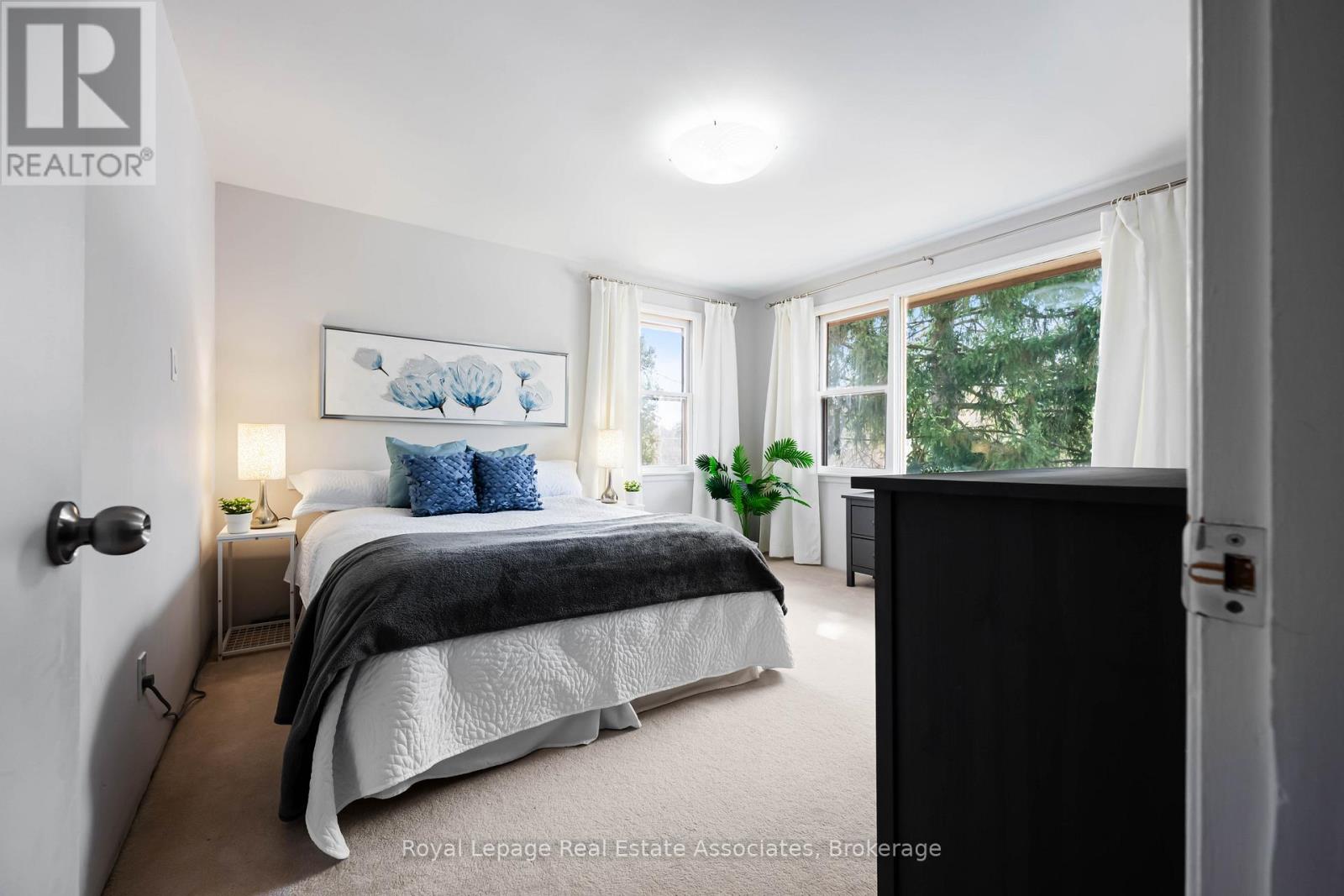 8 Ann Street, Halton Hills (Georgetown), Ontario  L7G 2V2 - Photo 27 - W12871886