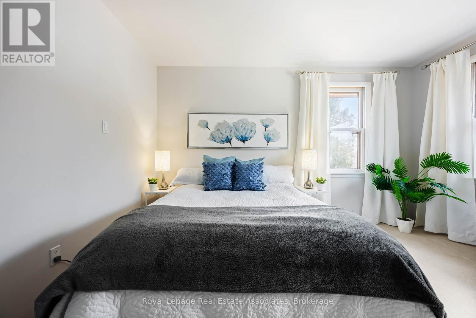 8 Ann Street, Halton Hills (Georgetown), Ontario  L7G 2V2 - Photo 28 - W12871886