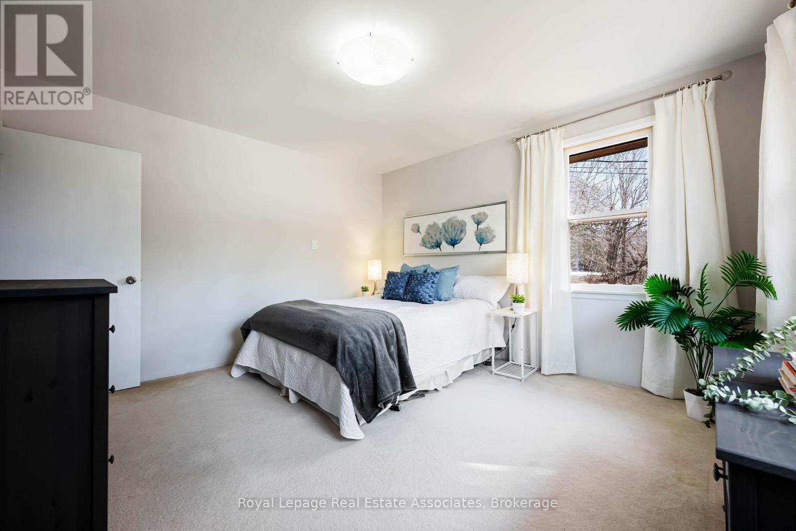 8 Ann Street, Halton Hills (Georgetown), Ontario  L7G 2V2 - Photo 29 - W12871886