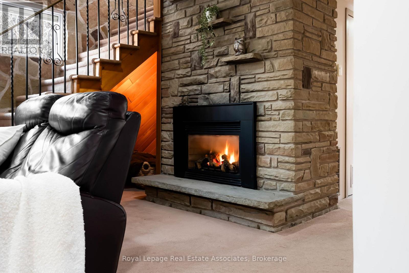 8 Ann Street, Halton Hills (Georgetown), Ontario  L7G 2V2 - Photo 35 - W12871886