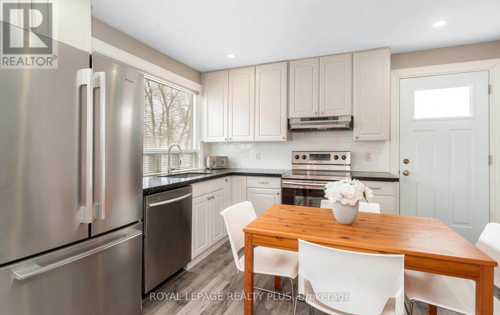 9 Ewing Street, Halton Hills (Georgetown), Ontario  L7G 2P6 - Photo 11 - W12873200