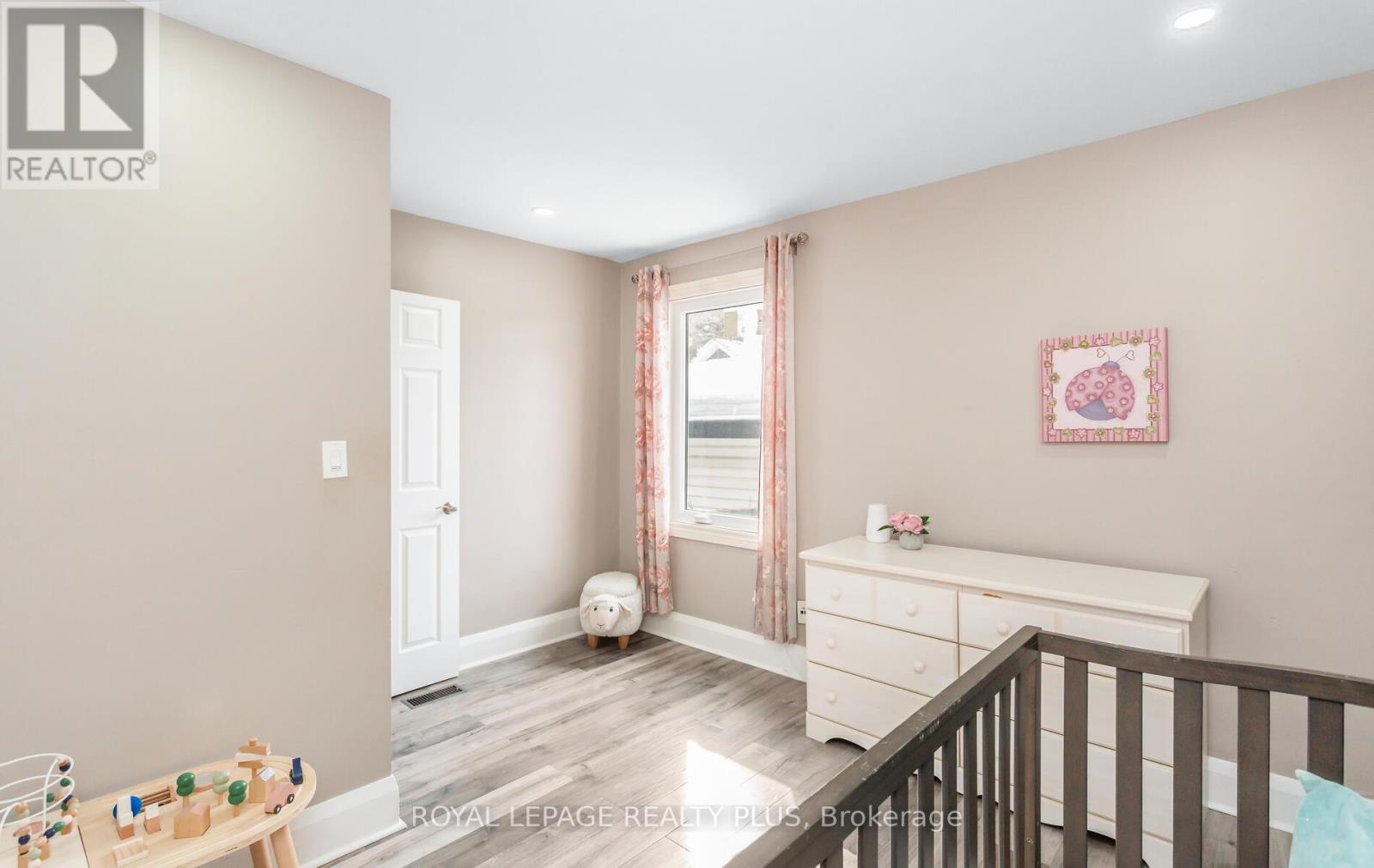 9 Ewing Street, Halton Hills (Georgetown), Ontario  L7G 2P6 - Photo 19 - W12873200