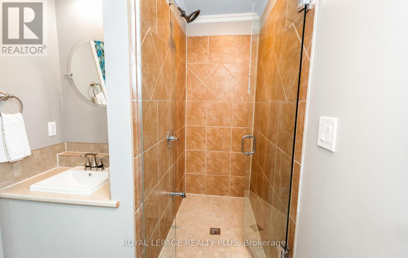 9 Ewing Street, Halton Hills (Georgetown), Ontario  L7G 2P6 - Photo 21 - W12873200