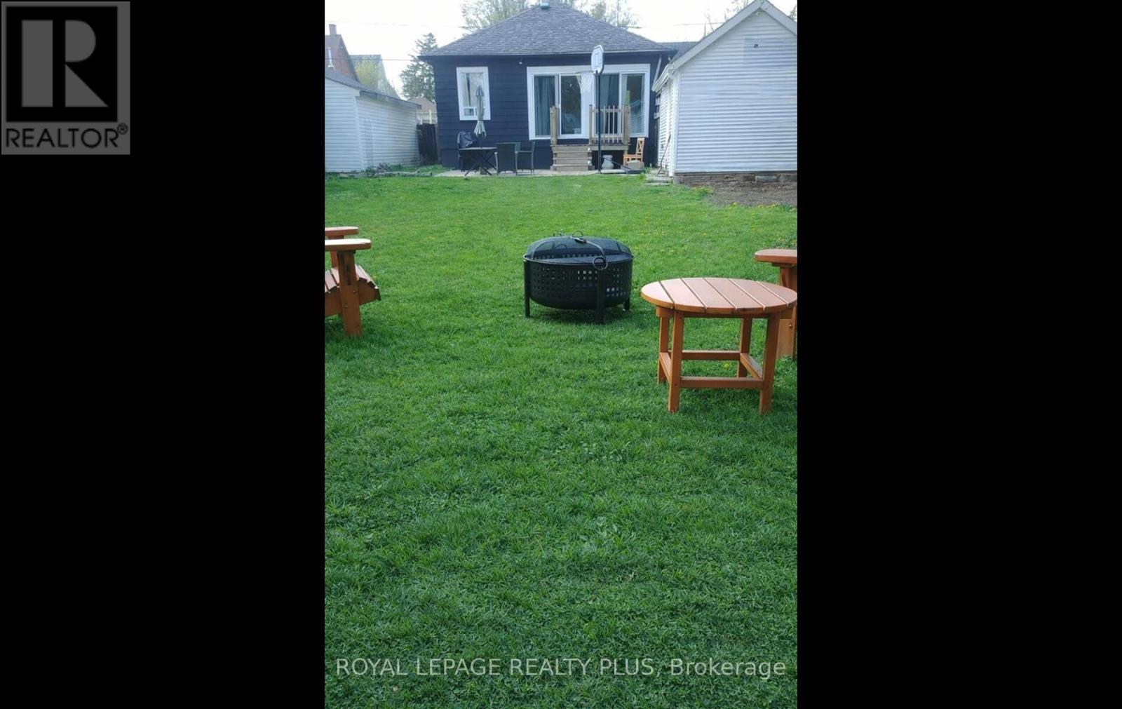 9 Ewing Street, Halton Hills (Georgetown), Ontario  L7G 2P6 - Photo 29 - W12873200