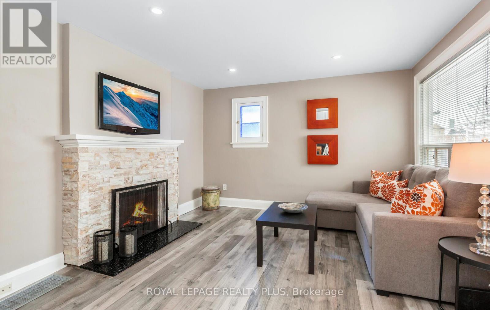 9 Ewing Street, Halton Hills (Georgetown), Ontario  L7G 2P6 - Photo 6 - W12873200