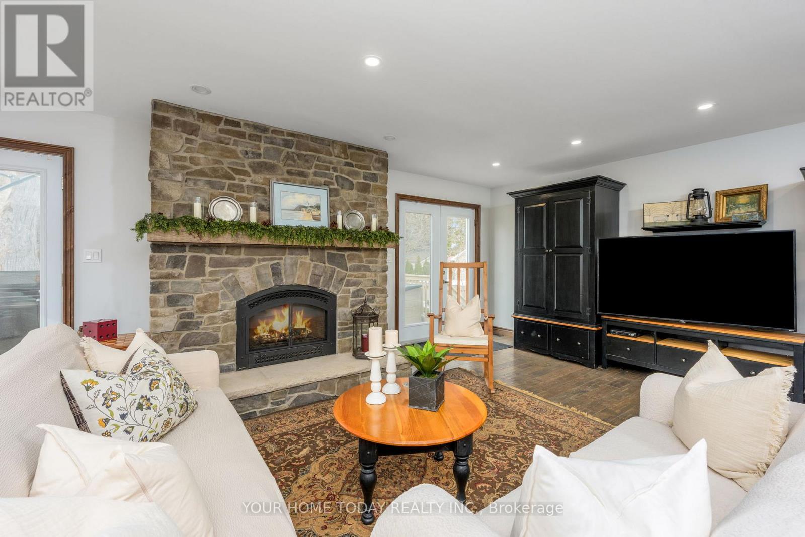 20 Elgin Street, Halton Hills (Georgetown), Ontario  L7G 3M3 - Photo 14 - W12875050