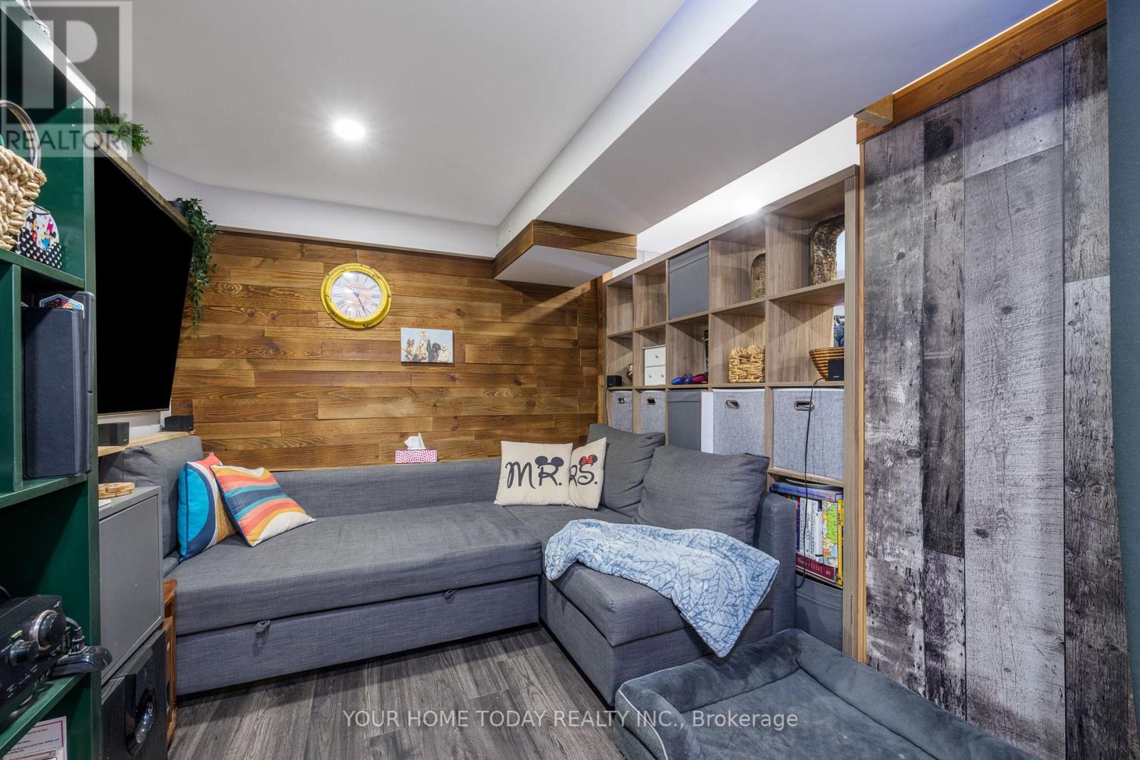 20 Elgin Street, Halton Hills (Georgetown), Ontario  L7G 3M3 - Photo 32 - W12875050