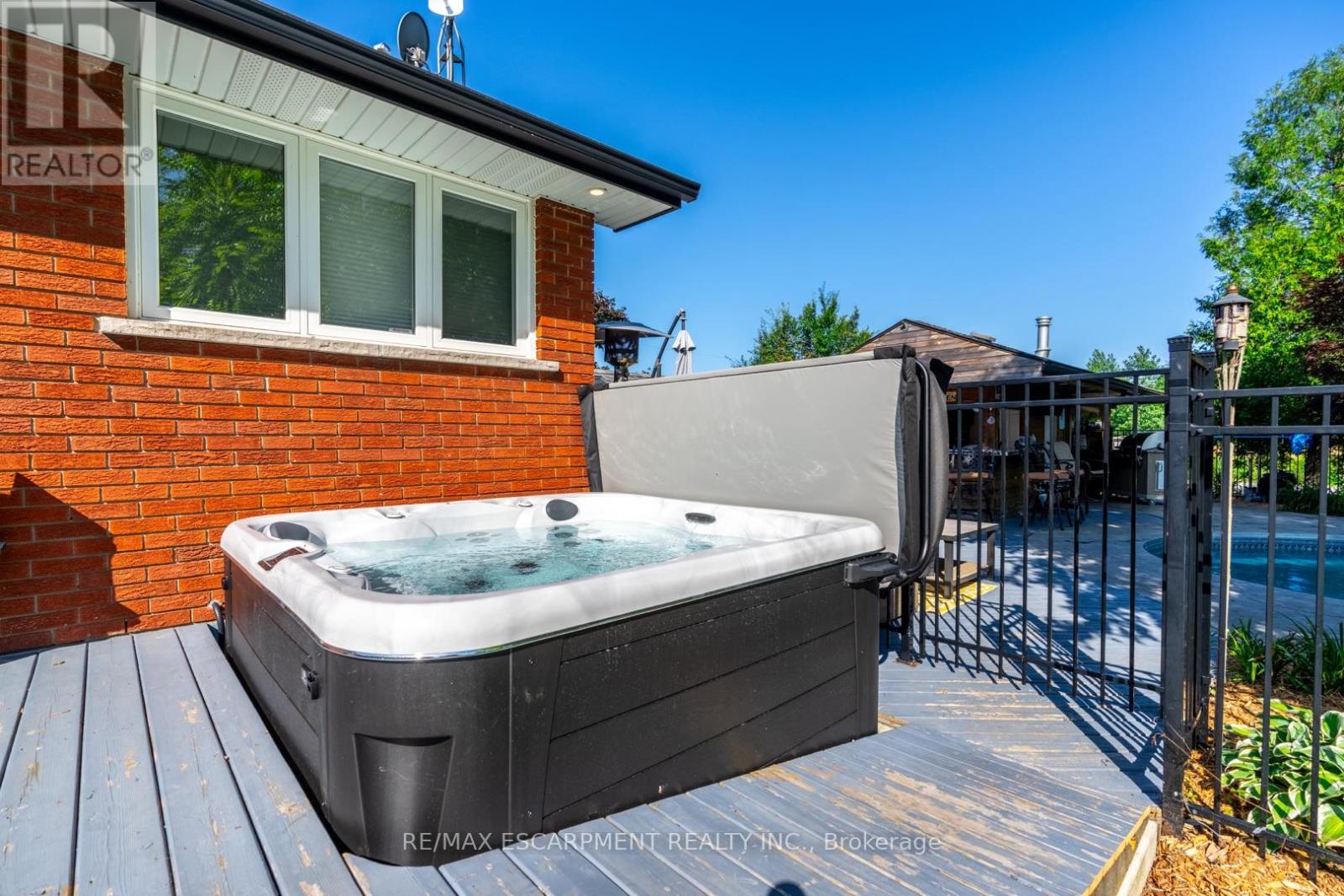 2172 Centre Road W, Hamilton, Ontario  L0P 1B0 - Photo 9 - X12877368