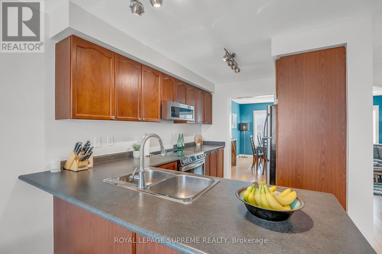 19 Seed House Lane, Halton Hills (Georgetown), Ontario  L7G 6K2 - Photo 15 - W12879592