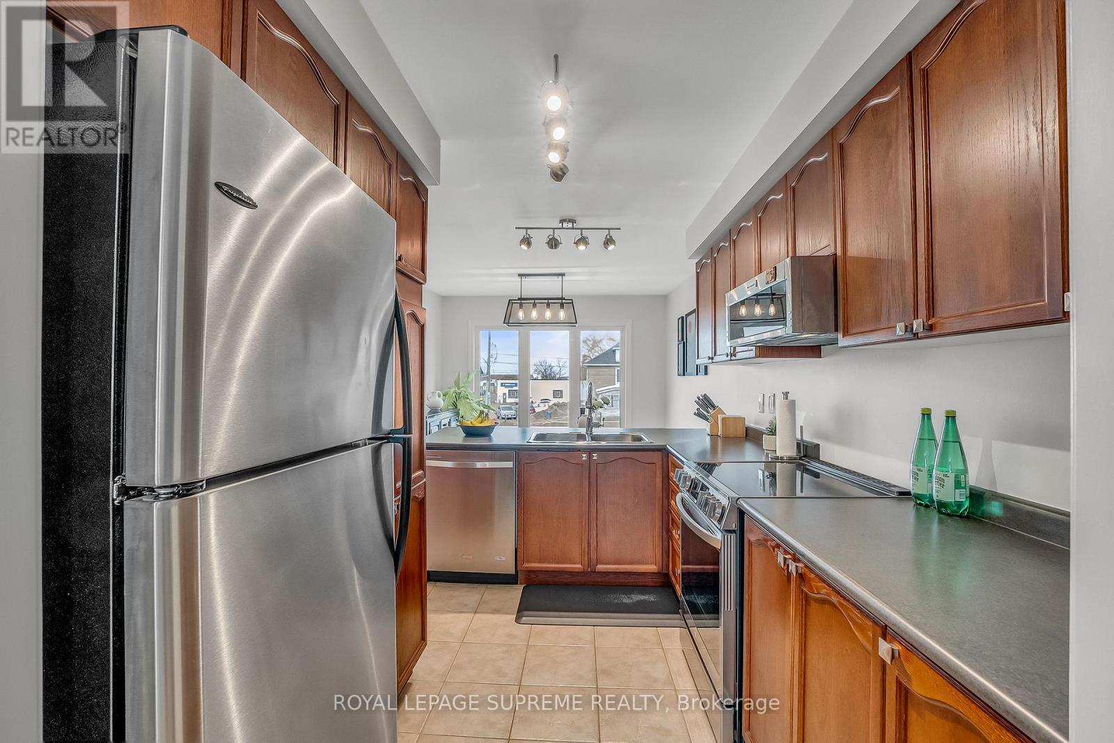 19 Seed House Lane, Halton Hills (Georgetown), Ontario  L7G 6K2 - Photo 17 - W12879592