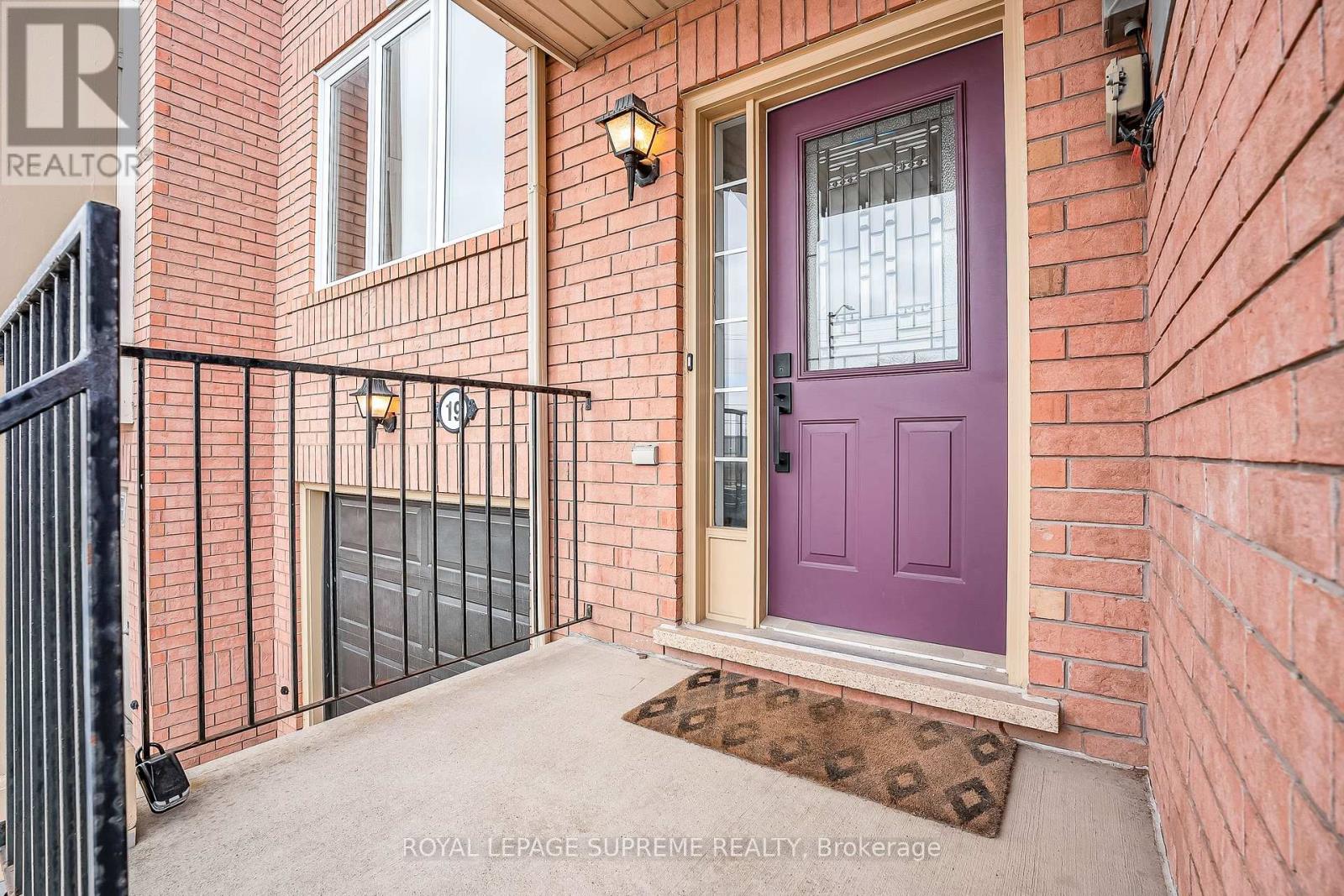 19 Seed House Lane, Halton Hills (Georgetown), Ontario  L7G 6K2 - Photo 3 - W12879592