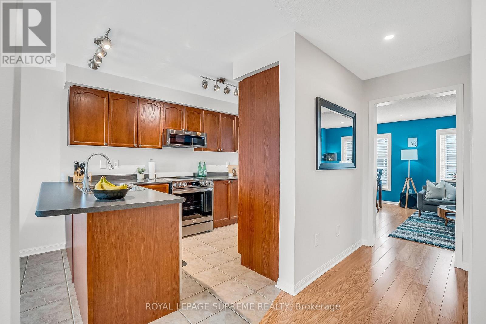 19 Seed House Lane, Halton Hills (Georgetown), Ontario  L7G 6K2 - Photo 4 - W12879592