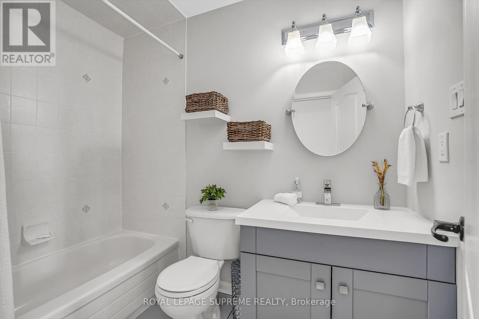 19 Seed House Lane, Halton Hills (Georgetown), Ontario  L7G 6K2 - Photo 42 - W12879592