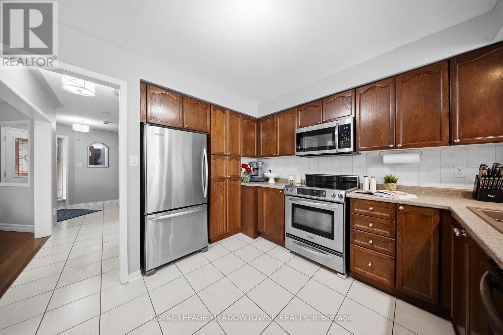 163 Eaton Street, Halton Hills (Georgetown), Ontario  L7G 5V6 - Photo 15 - W12881802