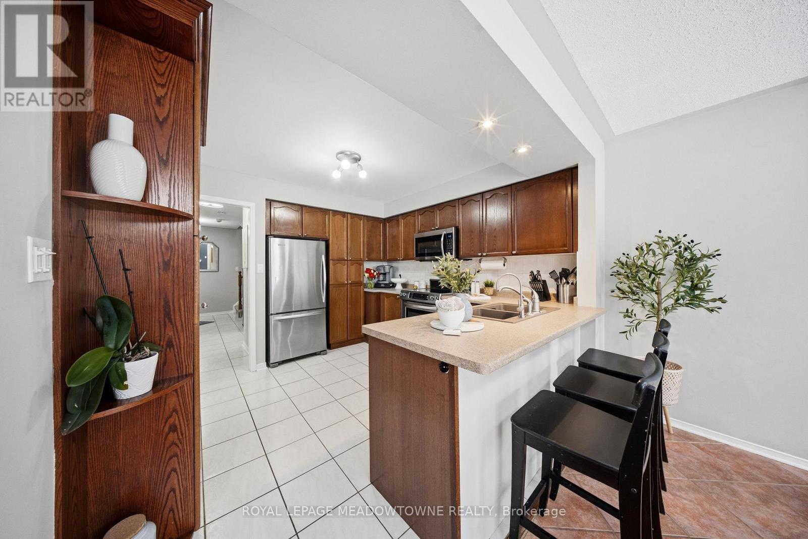 163 Eaton Street, Halton Hills (Georgetown), Ontario  L7G 5V6 - Photo 16 - W12881802