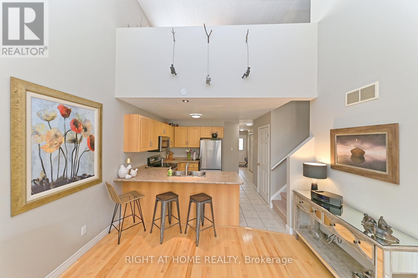 68 Doctor Moore Court, Halton Hills (Ac Acton), Ontario  L7J 3A6 - Photo 10 - W12882386