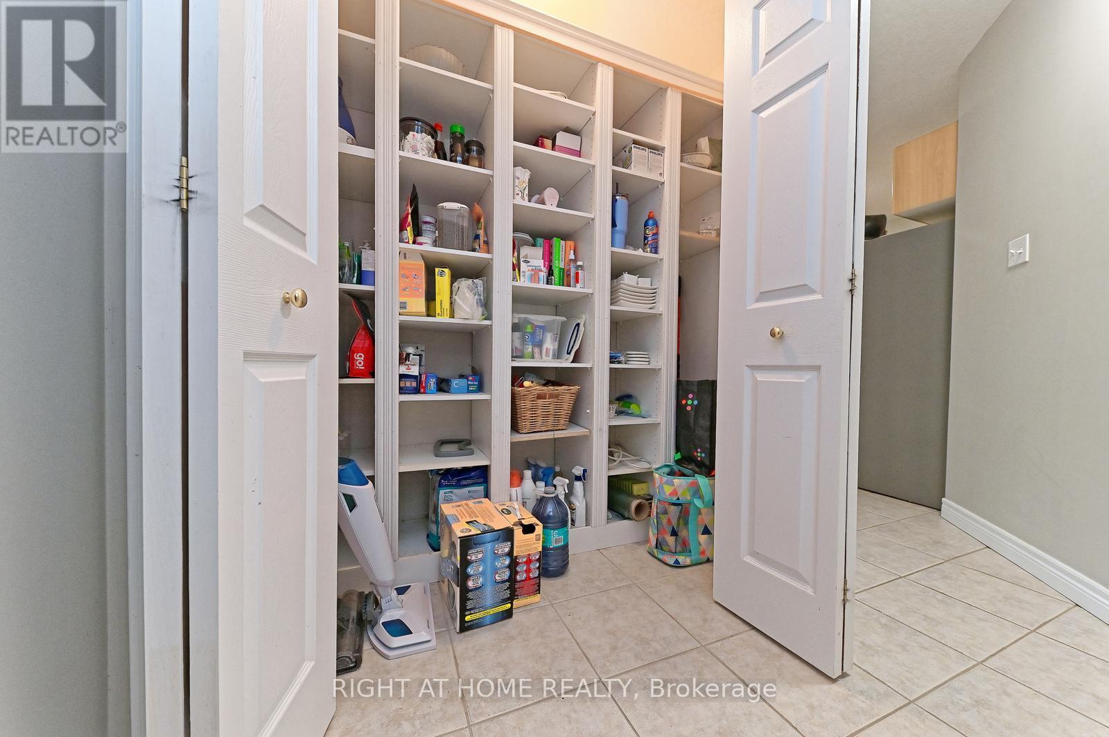 68 Doctor Moore Court, Halton Hills (Ac Acton), Ontario  L7J 3A6 - Photo 16 - W12882386