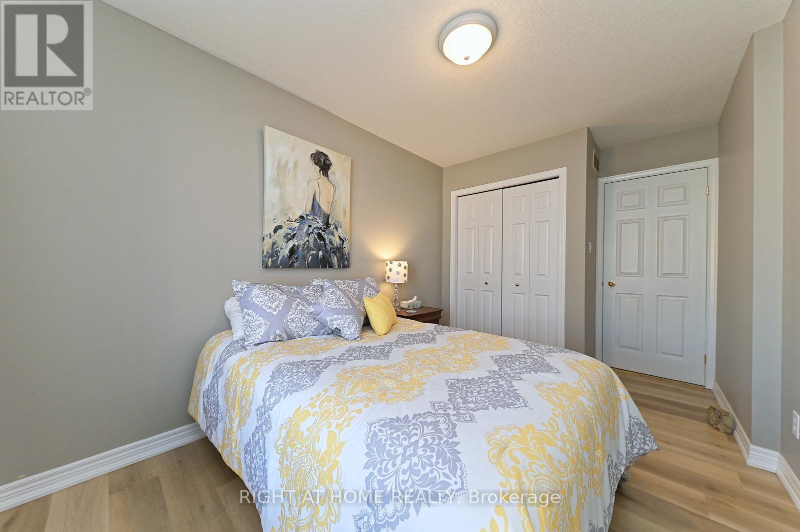 68 Doctor Moore Court, Halton Hills (Ac Acton), Ontario  L7J 3A6 - Photo 21 - W12882386